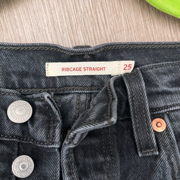 Levi Straight Leg Jeans - Picture 2 of 4